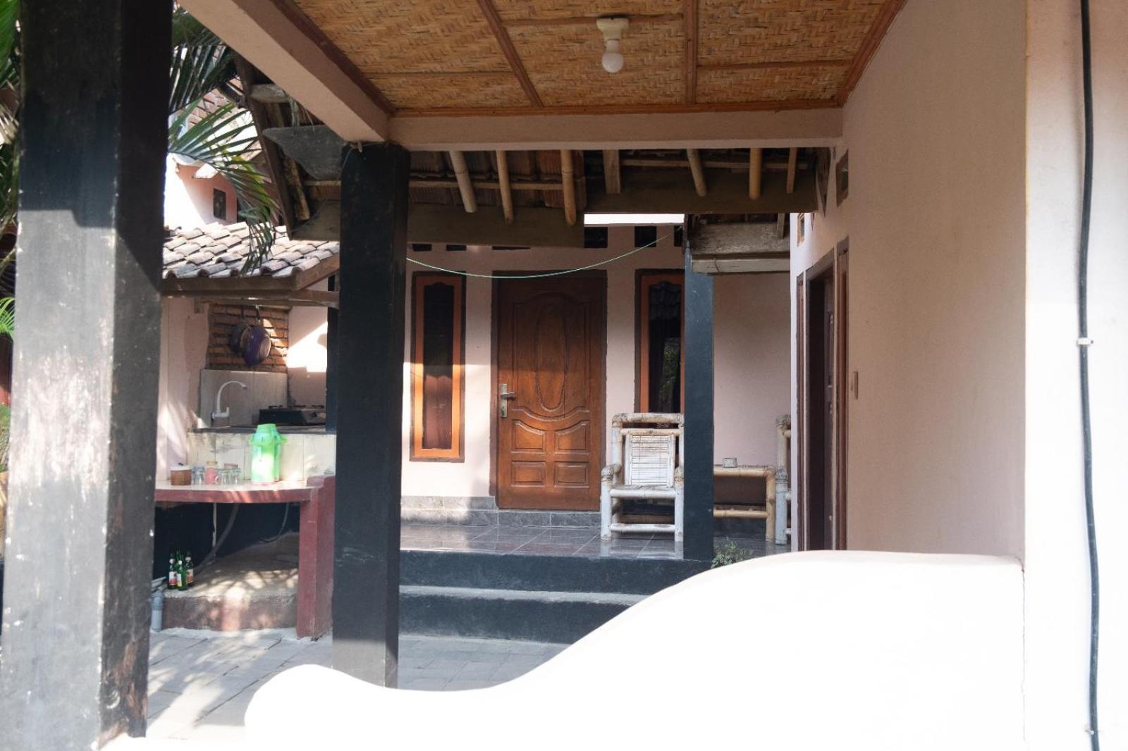 Gani Homestay Kuta  エクステリア 写真