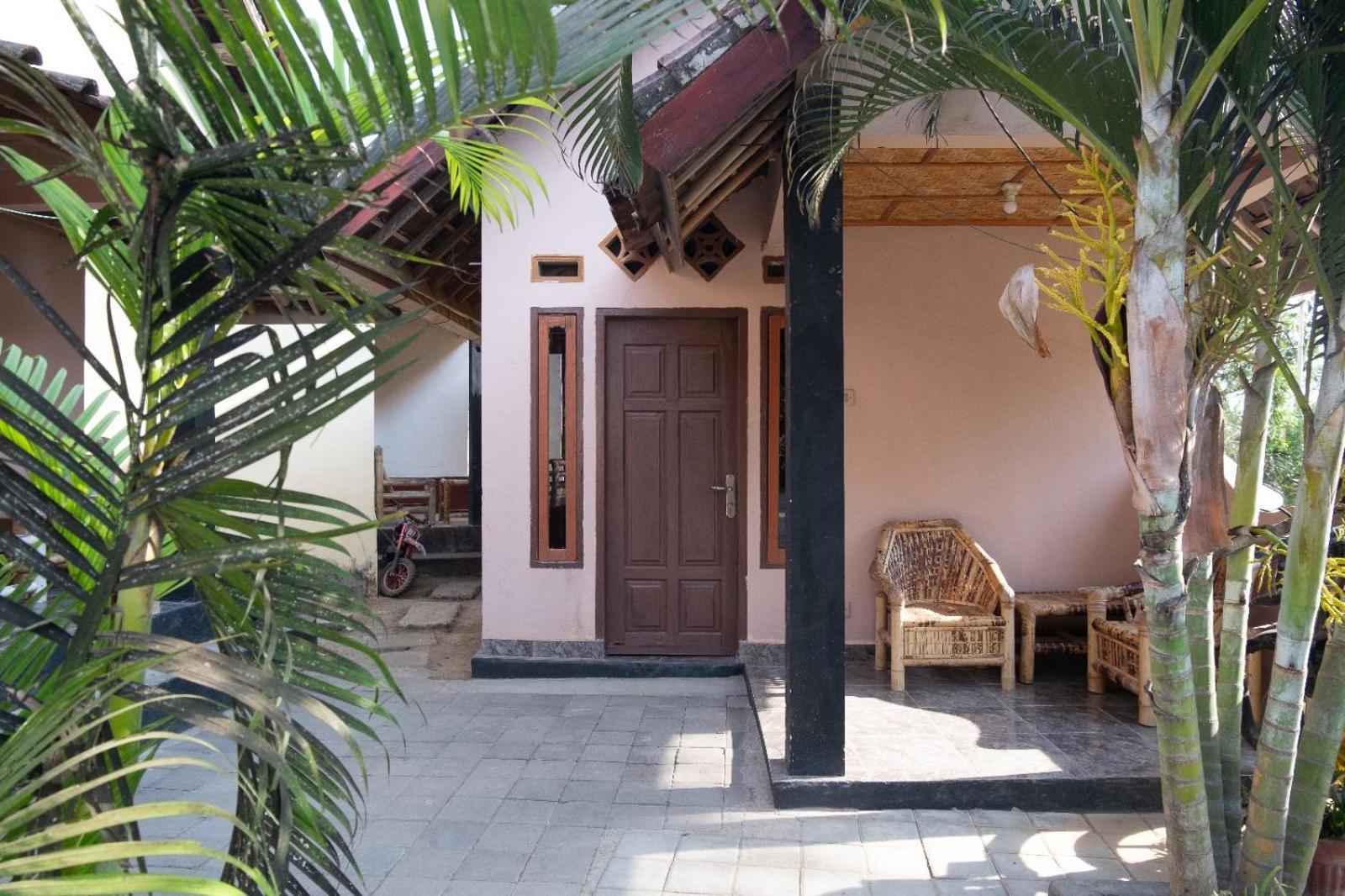 Gani Homestay Kuta  エクステリア 写真