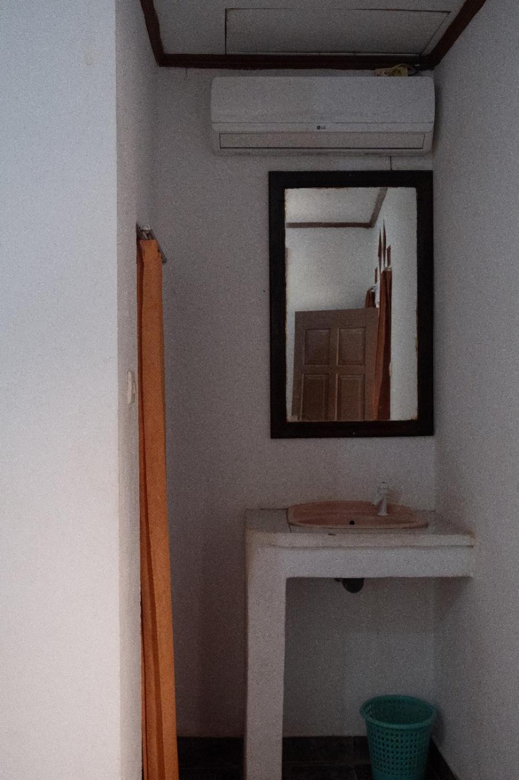 Gani Homestay Kuta  エクステリア 写真