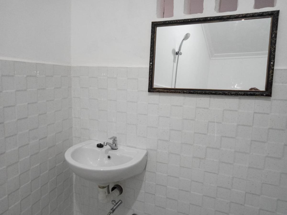 Gani Homestay Kuta  エクステリア 写真